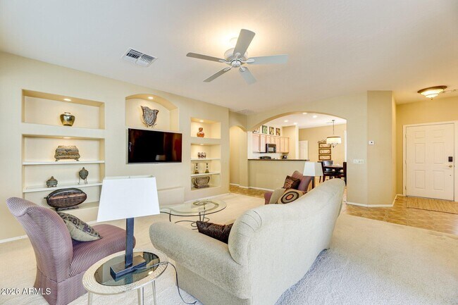 Building Photo - 9746 E Coopers Hawk Dr