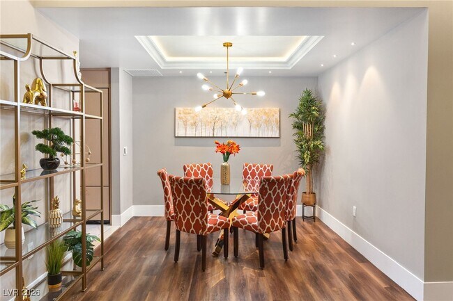 Building Photo - 2700 S Las Vegas Blvd