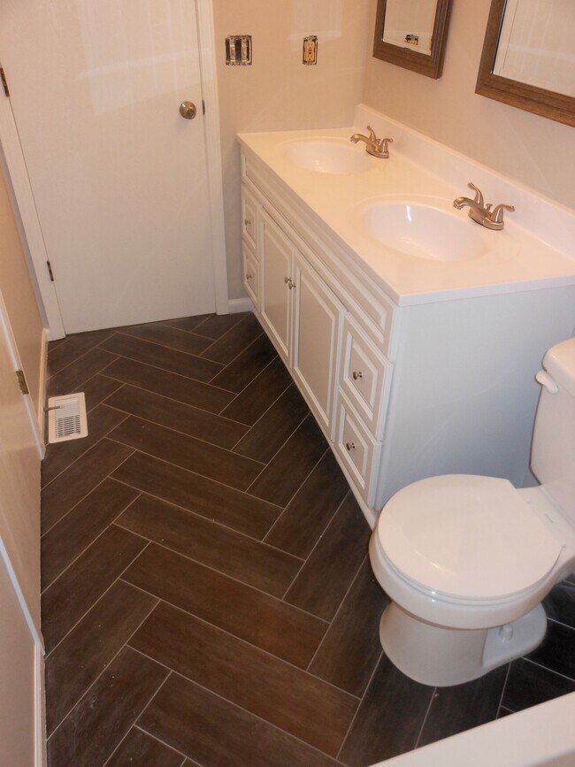 Building Photo - 1795 Laramie Drive