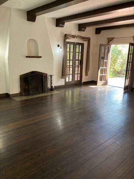 Building Photo - 400 S Citrus Ave