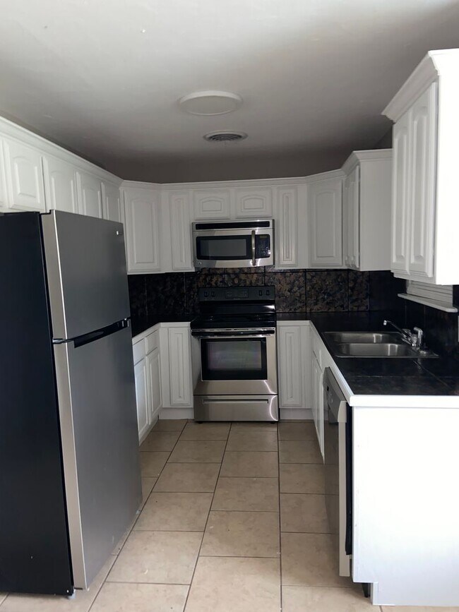 Building Photo - Ada, OK