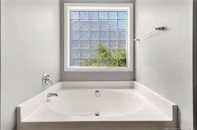 Building Photo - 175 Ranier Dr