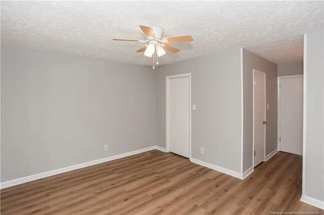 Building Photo - 2012 Lakemeadow Dr