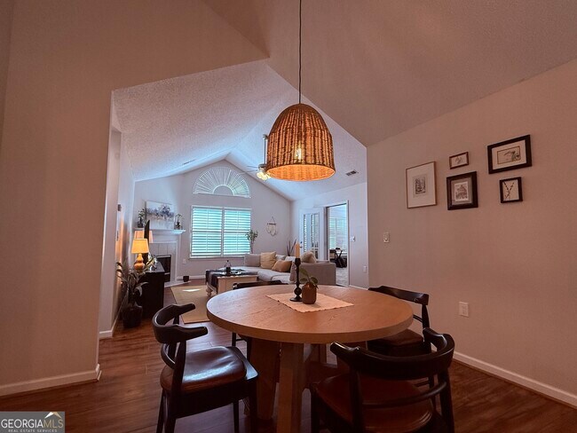 Building Photo - 3050 Orchard Ridge Cir