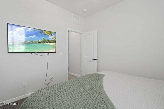 Building Photo - 905 Cottage Pl