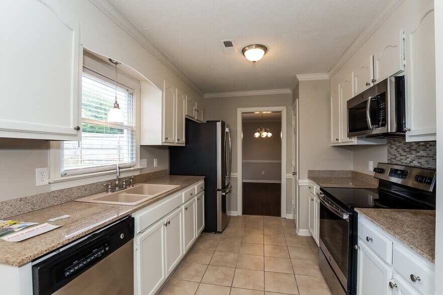 Building Photo - 2515 Haybrook Ln