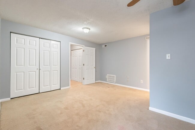 Building Photo - 4439 Townhouse Way