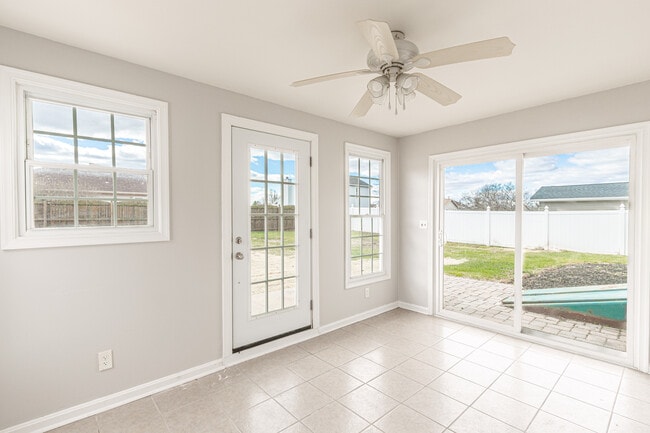 Building Photo - 3520 Tower Dr