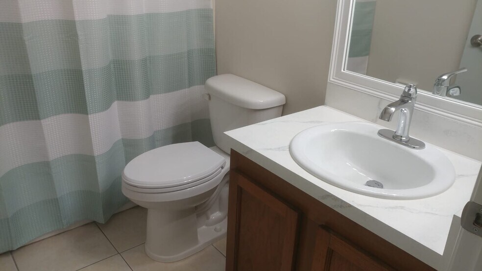 Building Photo - 4405 SW 74th Terrace