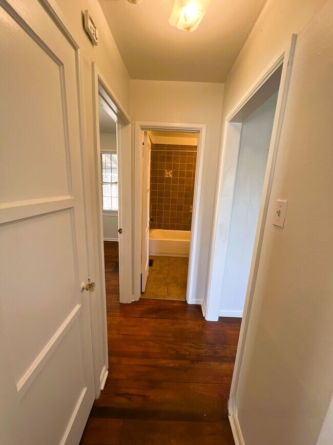 Building Photo - Lovely Home in Chafee Park Ready to Go!