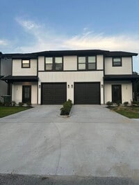 Building Photo - 340 N 9th St