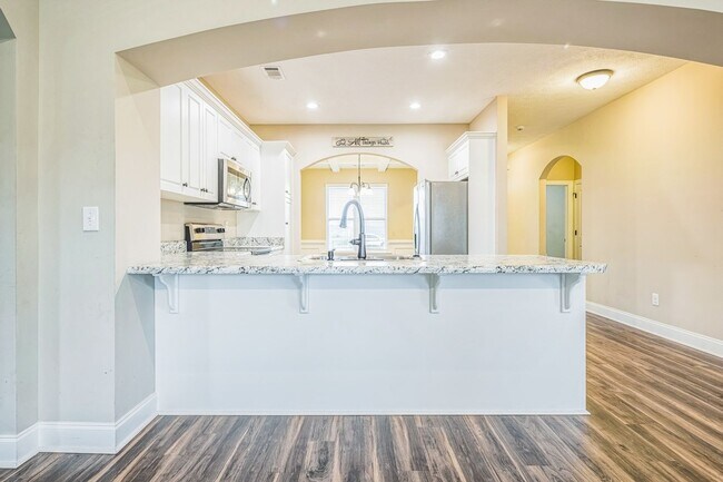 Building Photo - Charming 3BR House in Warrenville