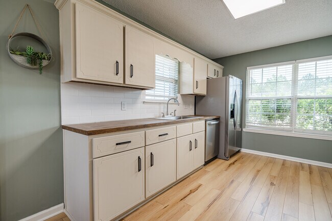 Building Photo - 2007 Ossabaw Dr