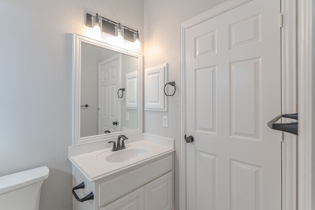 Building Photo - 63 W Artist Grove Pl