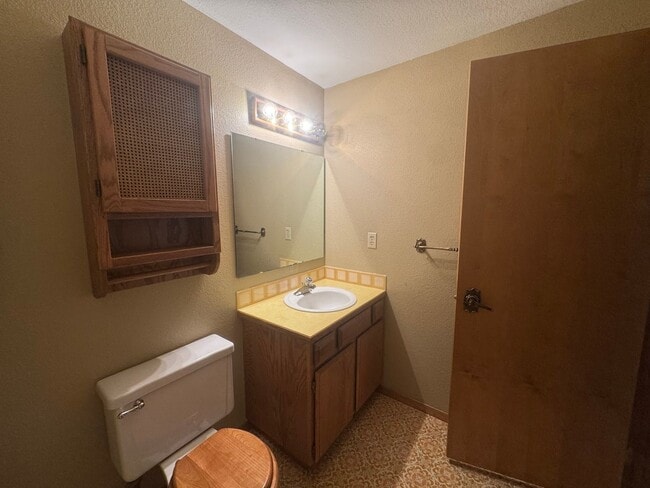 Building Photo - Charming 3 Bed, 3 Bath Home in Spokane Val...