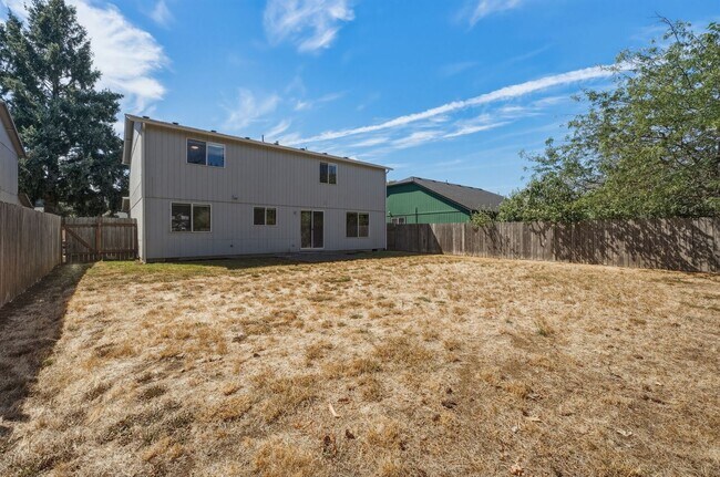 Building Photo - 15600 NE Noble St