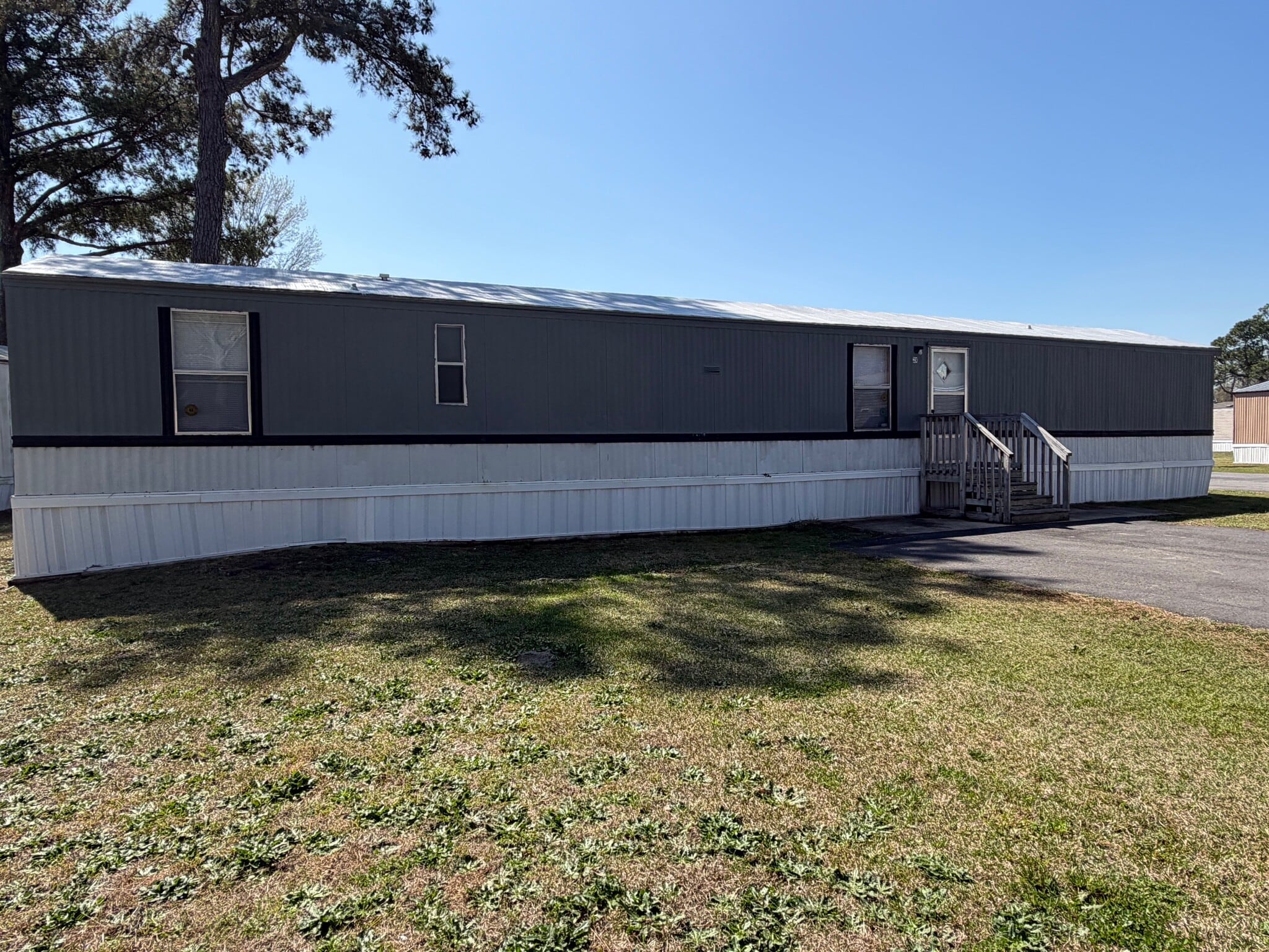 Building Photo - 32 Somerset Dr