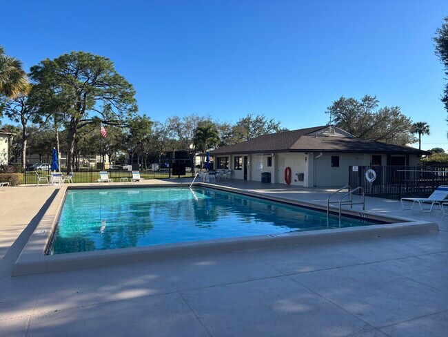 Building Photo - 6271 Chasewood Dr