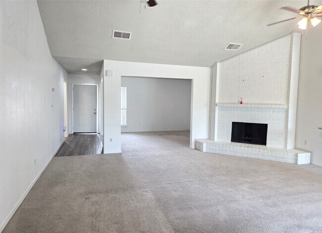 Building Photo - 13427 Juniper Point Dr
