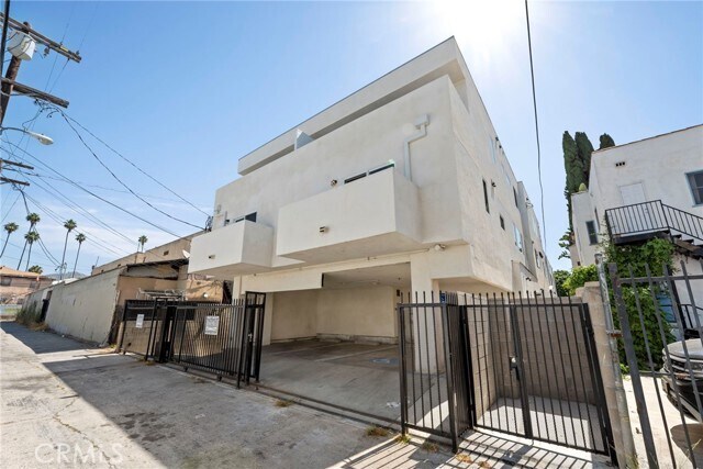 Building Photo - 1409 N Hobart Blvd