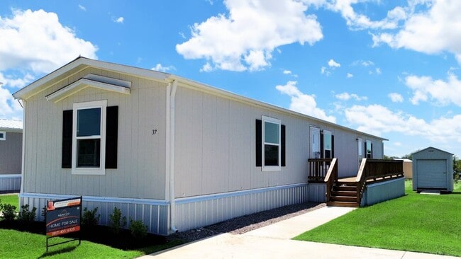 Building Photo - 1800 Oak Grove Rd E