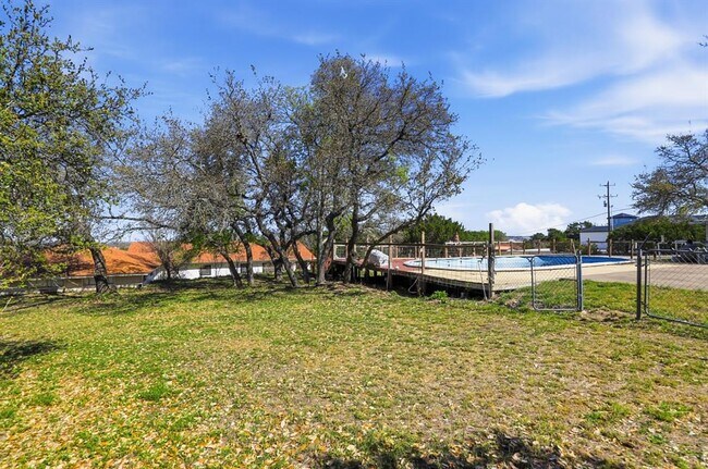 Building Photo - 128 Skyview Terrace