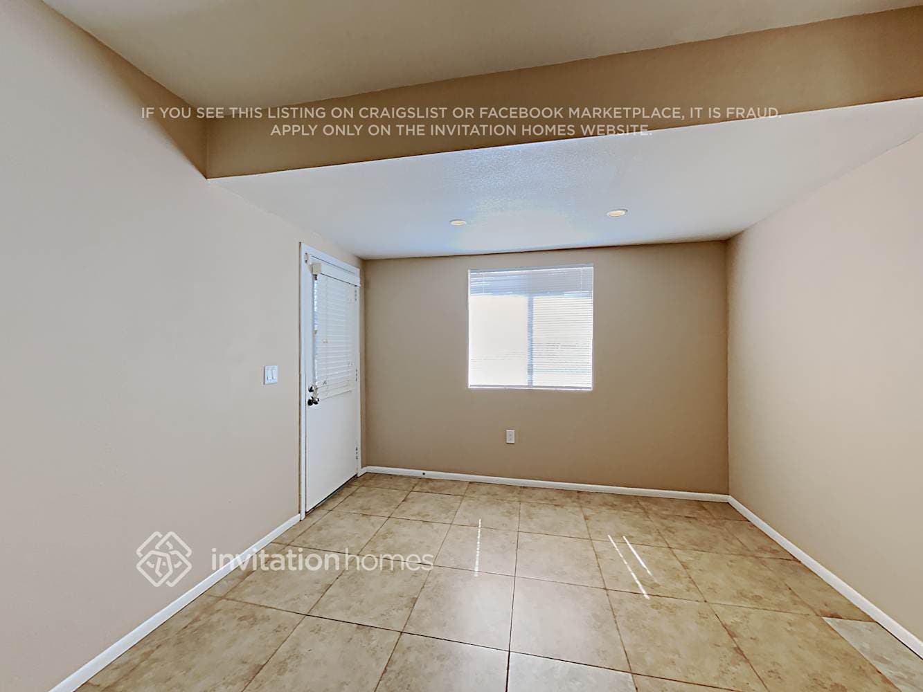 Building Photo - 3208 W Columbine Dr