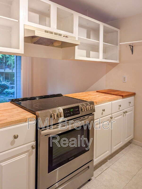 Building Photo - 19851 25th Ave NE