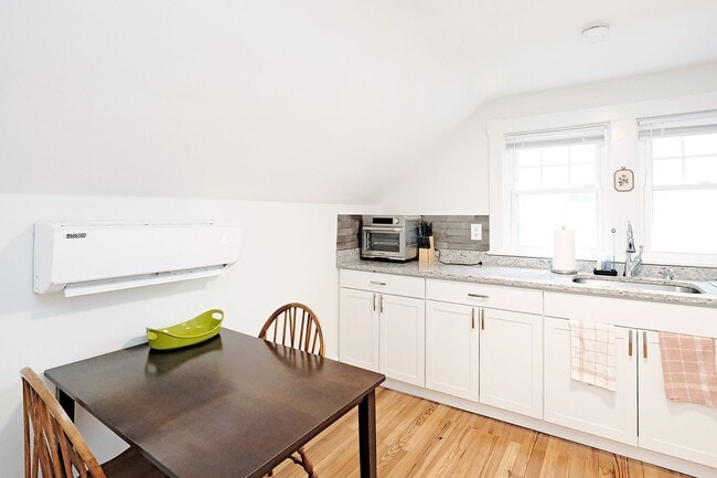 Building Photo - Nicely Updated Fry's Spring Apartment With Utilities Included