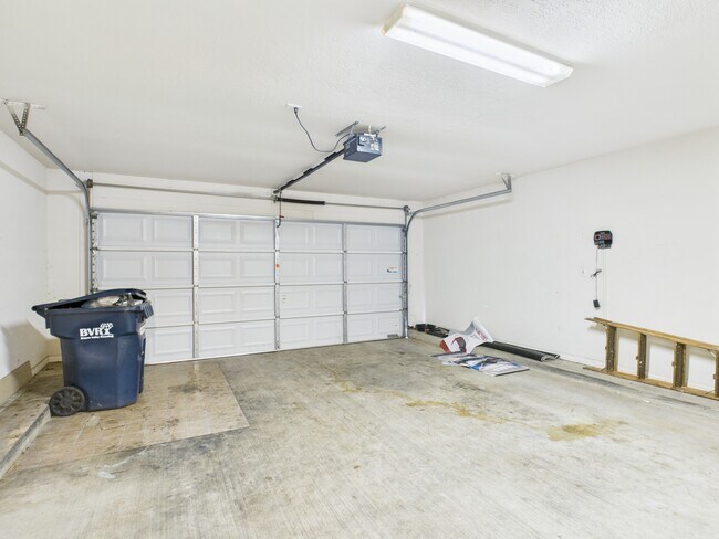 Building Photo - 3203 Von Trapp Ln