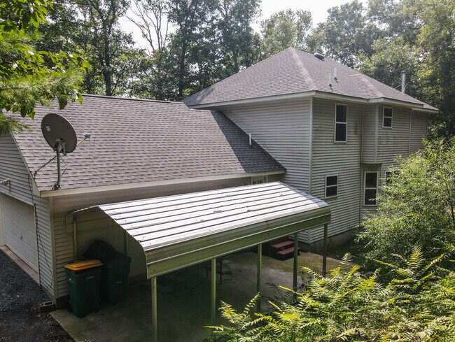 Building Photo - 5000 Reservoir Rd
