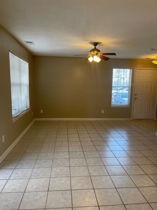 Building Photo - 343 Chesapeake Square Unit 4 (Wimbledon Chase) Chesapeake 23320