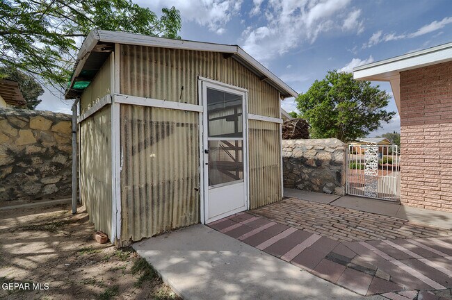 Building Photo - 9632 Gairloch Dr