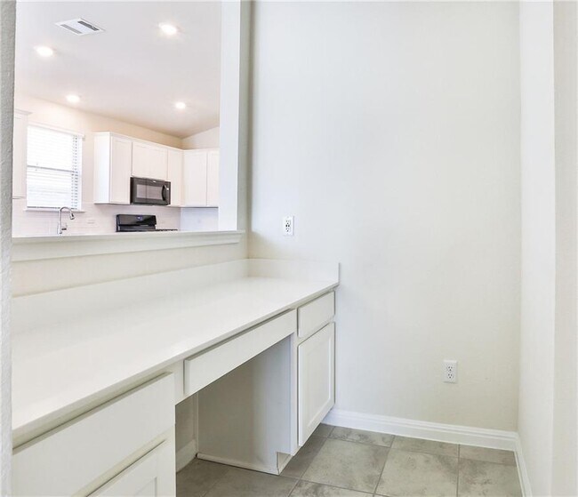Building Photo - 637 Gabrielle Anne Dr