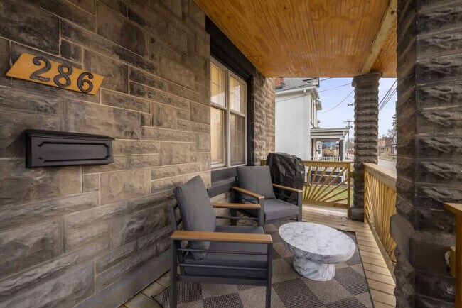 Building Photo - 286 Taylor Ave