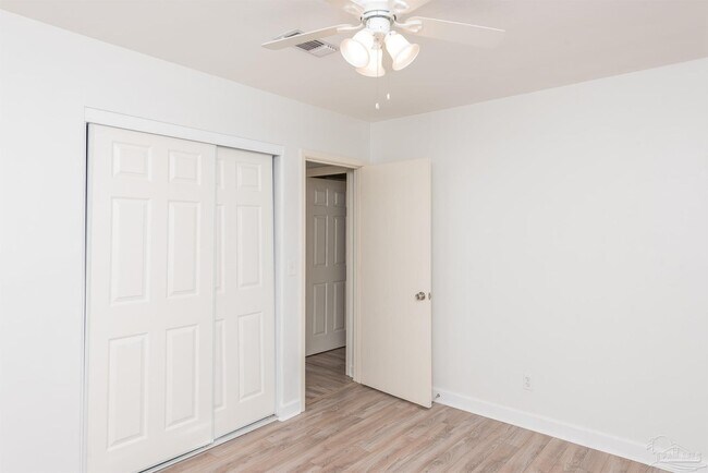 Building Photo - 3505 Wellington Rd