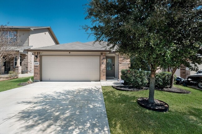 Building Photo - Stylish Home with LVP Flooring, Granite Counters & Appliances Included