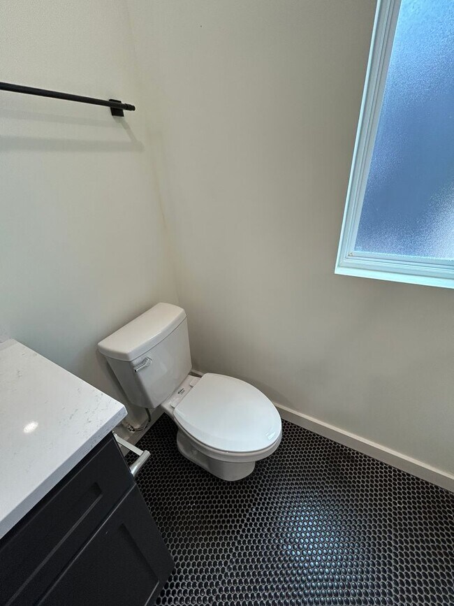 Building Photo - 1403 Cometa St