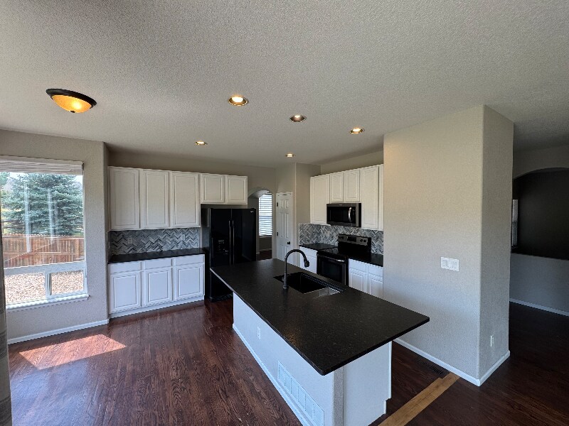 Building Photo - 4046 Stampede Dr