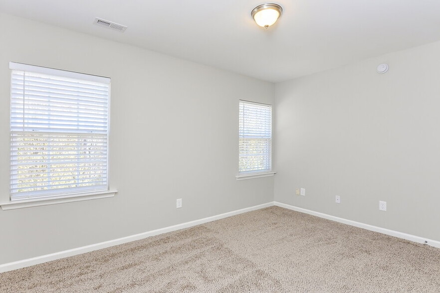 Building Photo - 1547 Cairo Way