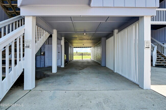 Building Photo - 1311 Lake Park Blvd S