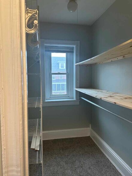 Building Photo - 202 S Home Ave
