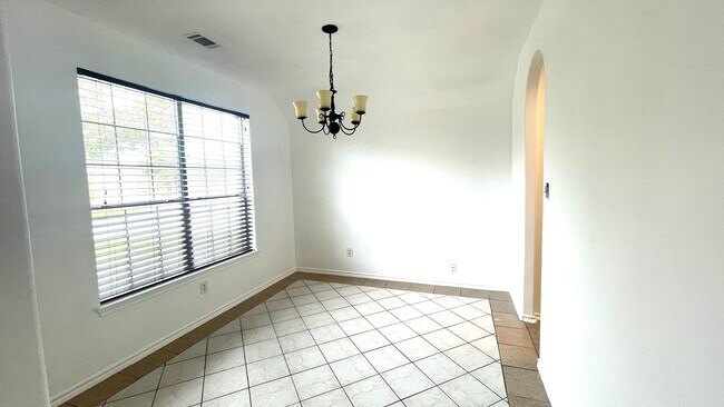 Building Photo - 12914 Pinehall Ln