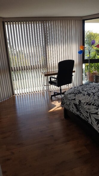 Guest bedroom - 222 Monterey Rd