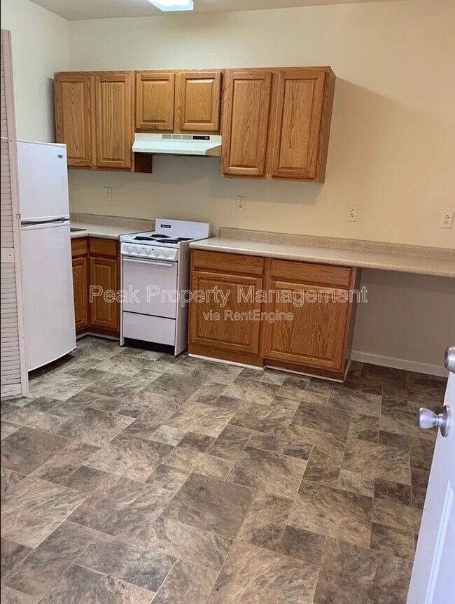 Building Photo - 1106 W Main St