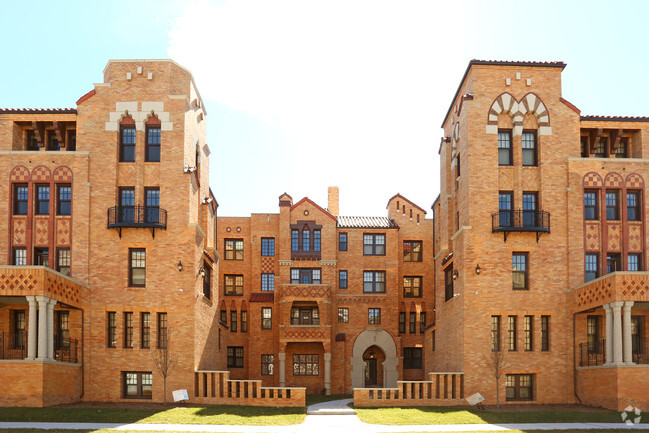 Primary Photo - Coronado Square