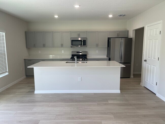 Building Photo - 14773 Summer Br Dr