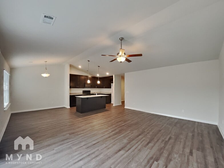 Building Photo - 118 Dasher Dr