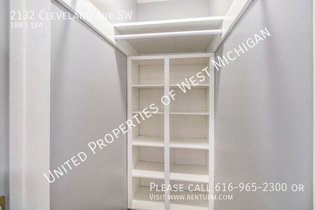 Building Photo - 2132 Cleveland Ave SW