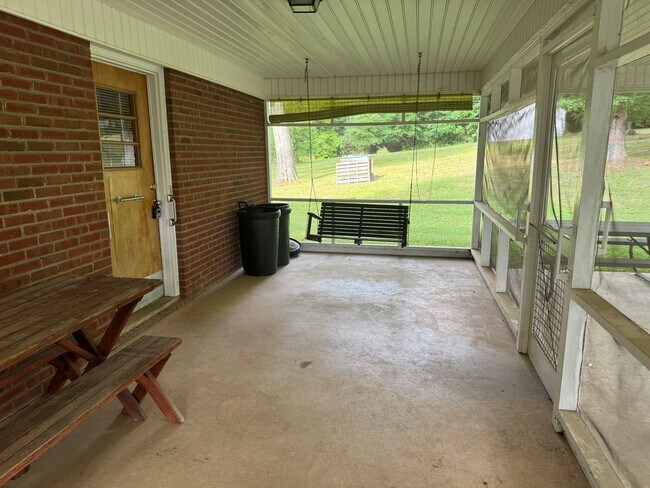 Building Photo - 1209 Dameron Rd